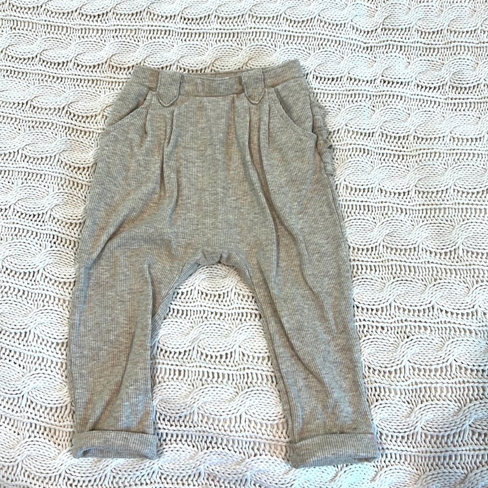 Ruffled baby bottom, neutral, ribbed with pockets, baby girl 6-9 months